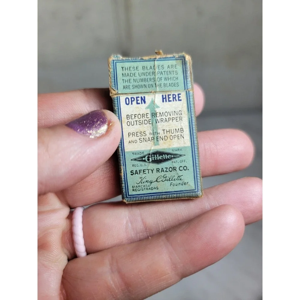 Vintage 1930's‎ Gillette Safety Razor BLUE BLADES As Is